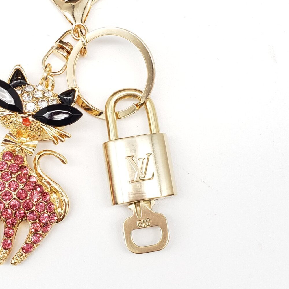 LV Authentic Gold Lock & Key 🔑 Luxury Bag Charm w/ Unbranded Keychain - Picture 7 of 9